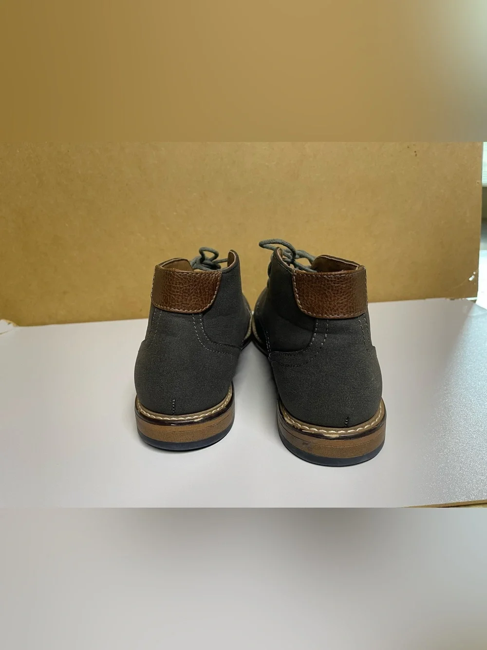 Steve Madden Gray Ankle Boots Men’s Size 9 Lace-Up Chukka Boots